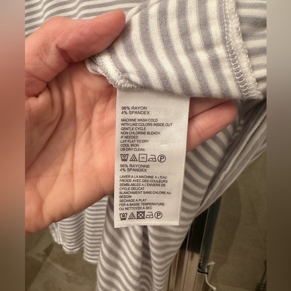 Tommy Bahama Florida State Seminoles Striped Gray V-Neck Women's Top - Picture 5 of 5